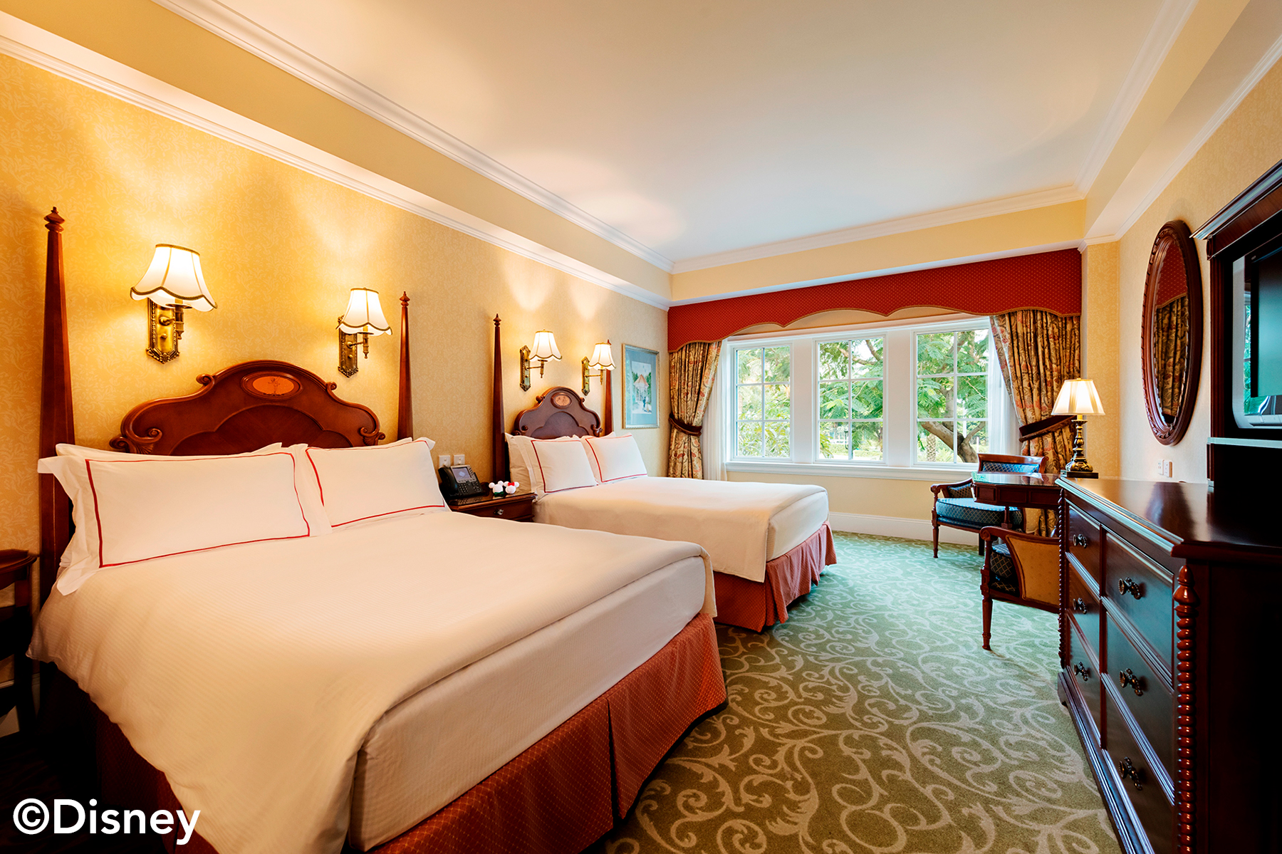 香港迪士尼樂園酒店驚喜住宿連餐飲套票
 Hong Kong Disneyland Hotel Staycation Offer